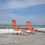 Bateau-hôtel Hausboot Charlotte Im Hafen In